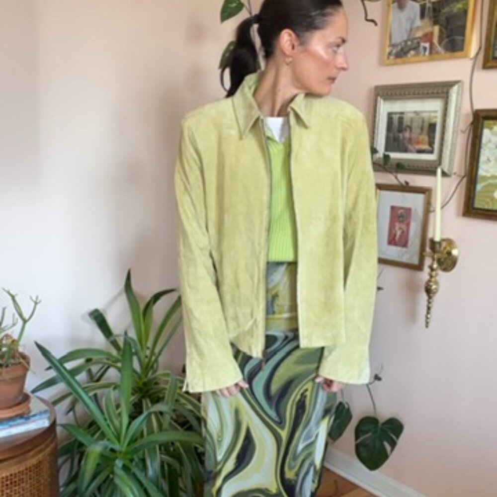 Liz Claiborne neon green/ lime 100% suede collared jacket in size in XL.